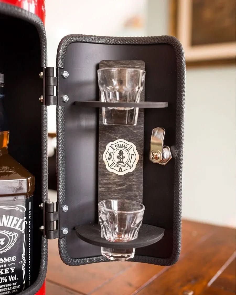 Hidden FireBar – Versteckte Mini-Bar im Feuerlöscher-Design für stilvolle Getränkeaufbewahrung