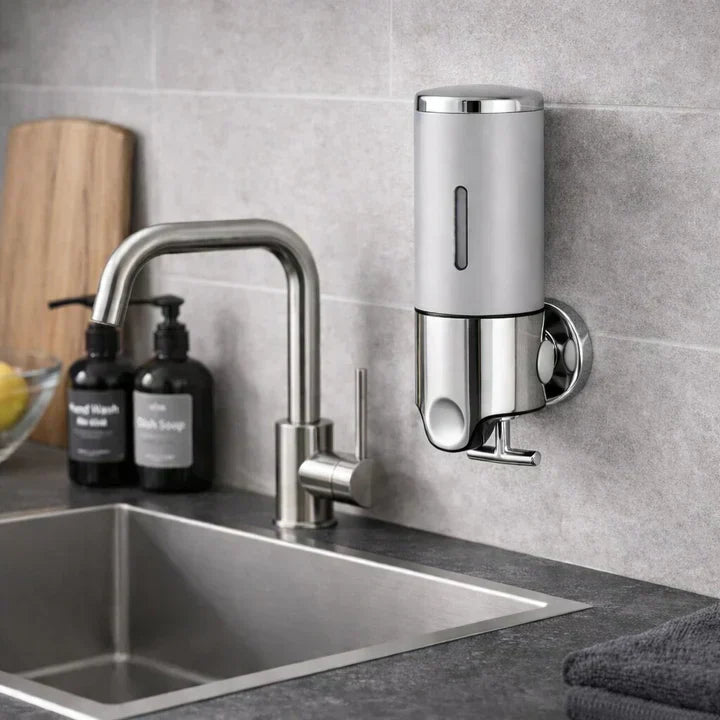 Wandmontierter Seifenspender | Spülmittelspender Set | Schwarz, Silber & Transparent | SoapFlow